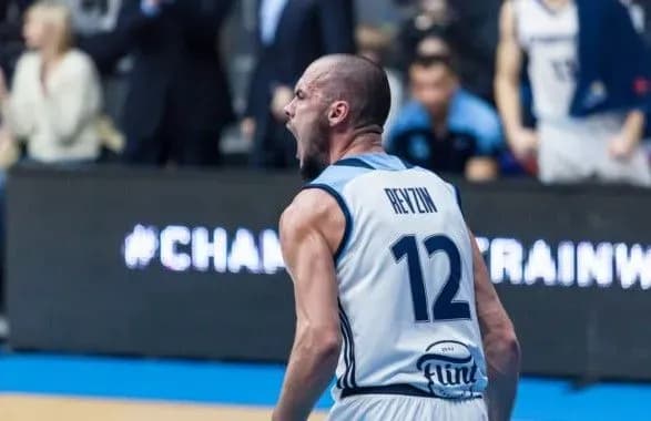 Лидеры Суперлиги "Химик" и "Днепр" завоевали очередные победы