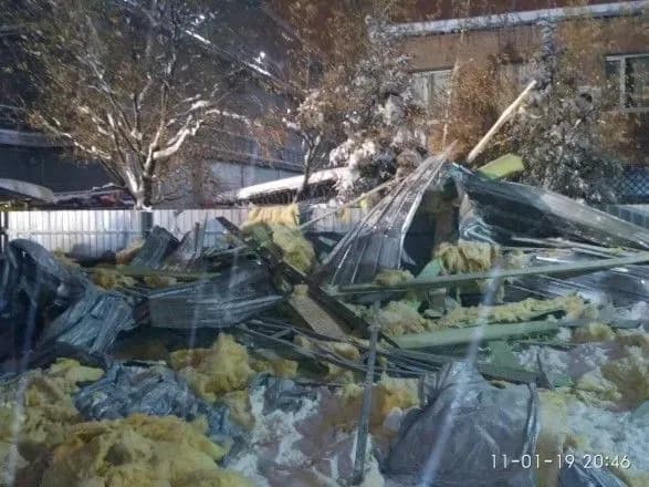 Из-за обвала торгового павильона в Харькове открыли производство