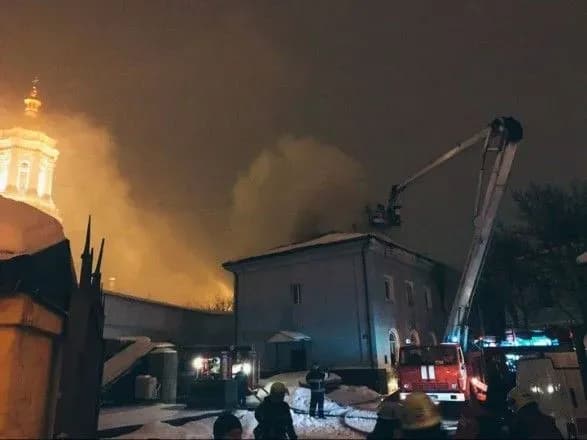 Чоловіку, який підпалив будівлю Лаври, повідомлено про підозру