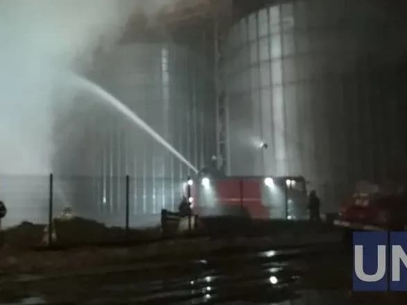 Под Львовом горит маслозавод