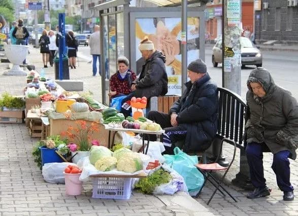 В столичном горсовете признали собственное бессилие в борьбе с уличной торговлей