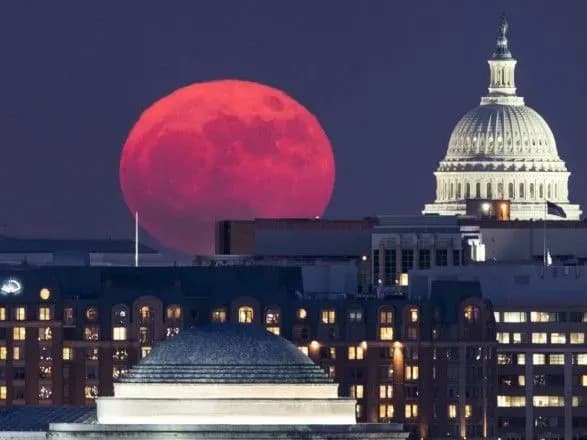 В ніч проти 21 січня очікується "кривавий супермісяць"