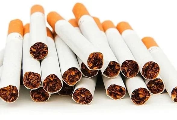 Українці запропонували дати пенсіонерам пільги на цигарки