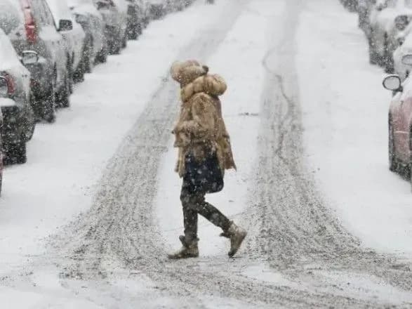 За вихідні у Києві від ожеледиці постраждали 174 людини