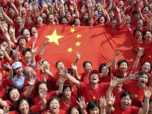 У 2018 році населення Китаю збільшилося до 1,395 млрд осіб