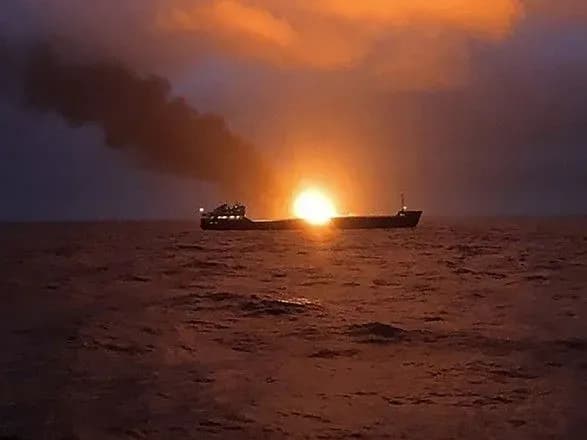 Танкери, що згоріли у Чорному морі - дрейфують в сторону Керченської протоки