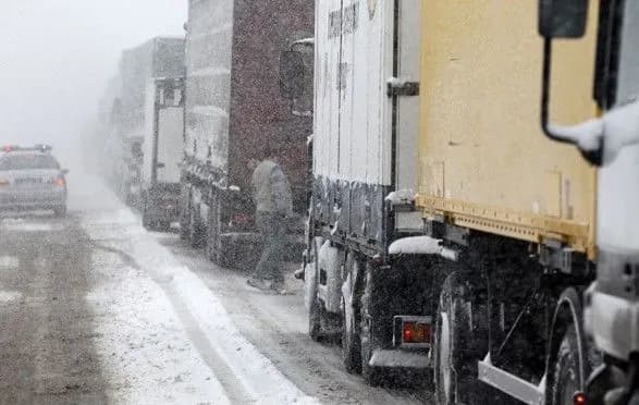 Через негоду в'їзд у Київ частково обмежать