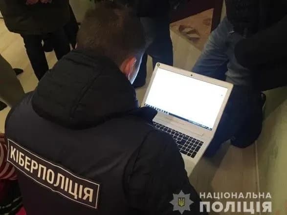 Хакер за допомогою вірусу викачував гроші з чужих криптогаманців