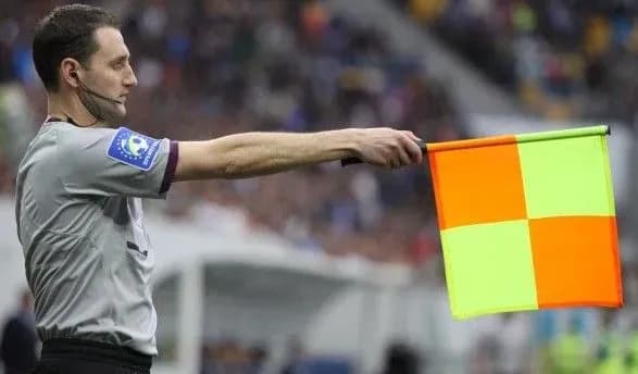 УЄФА та ФФУ взяли на себе витрати на лікування арбітра Беккера