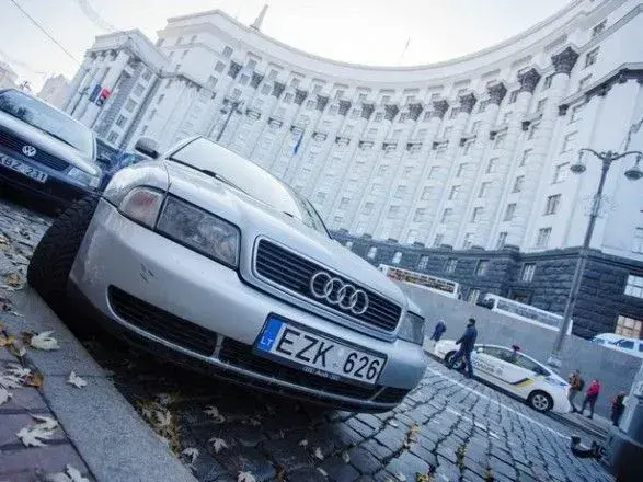 "Евробляхерам" напомнили об увеличении штрафов и возможности конфискации авто