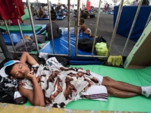 США відправляють першу групу прохачів притулку назад до Мексики