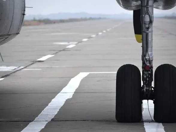 З військового аеродрому на Житомирщині вкрали металеві плити