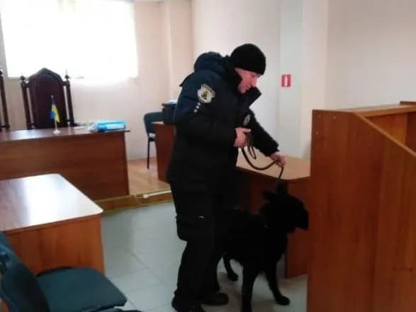 Аноним "заминировал" суд в Одессе