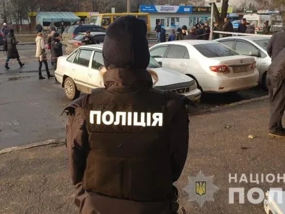 У Миколаєві біля суду розстріляли подружжя