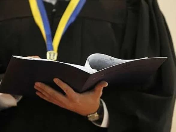 На Львівщині рецидивіст напав на суддю і зламав йому ногу