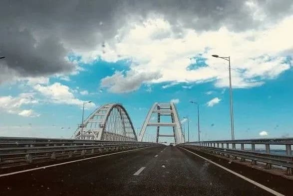 У ВМС припускають, що льодохід може зруйнувати Керченський міст