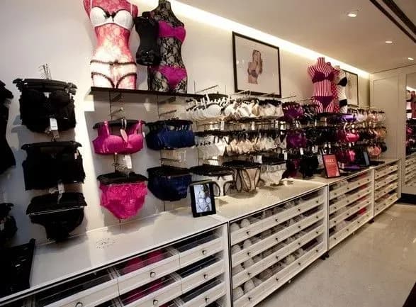 В Україні впало виробництво жіночої білизни, чоловічої - зросло