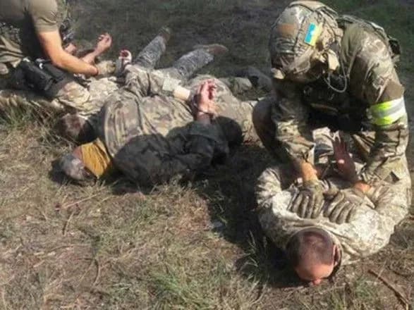 Вблизи арсенала военные задержали трех подозрительных лиц