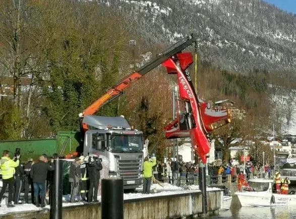 На авиашоу в Австрии самолёт упал в озеро