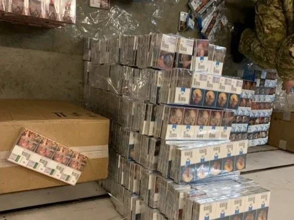 Через кордон намагалися провезти цигарки на майже 2,4 млн грн
