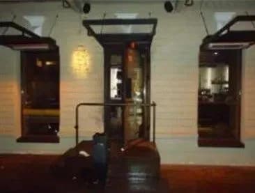 Пожежу в кафе у Дніпрі розслідують як підпал