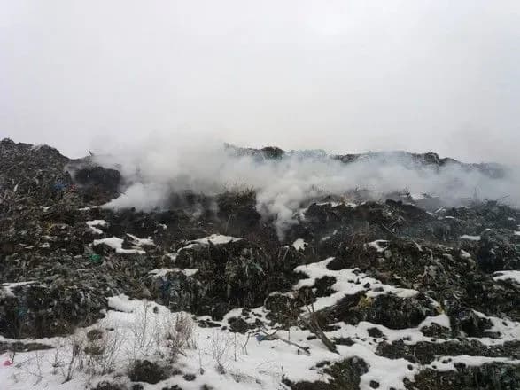 Під Полтавою загорілося міське сміттєзвалище