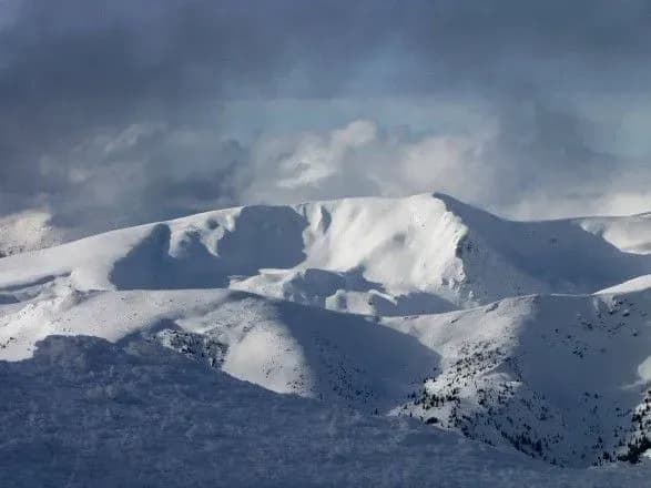 У Карпатах зійшло ще дві лавини