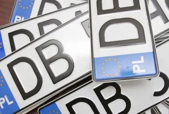 Названо топ-5 митниць, де розмитнено найбільше “євроблях”