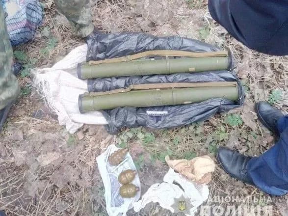 Чоловік знайшов гранатомети у мішках для сміття