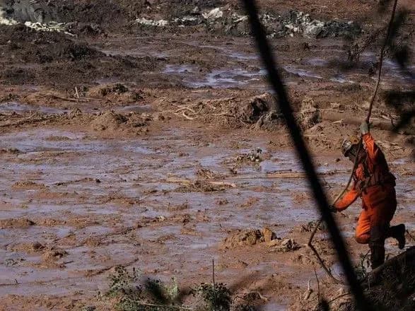 Прорыв дамбы в Бразилии: компания-владелец узнала о рисках за месяцы до трагедии