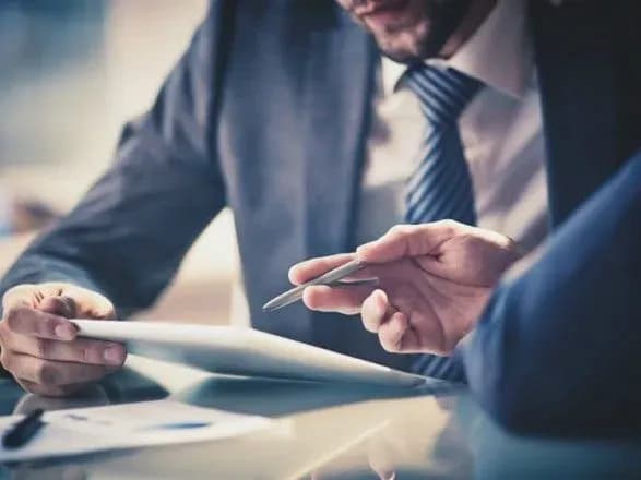 Естонцям запропонували декларувати "чорну" зарплату