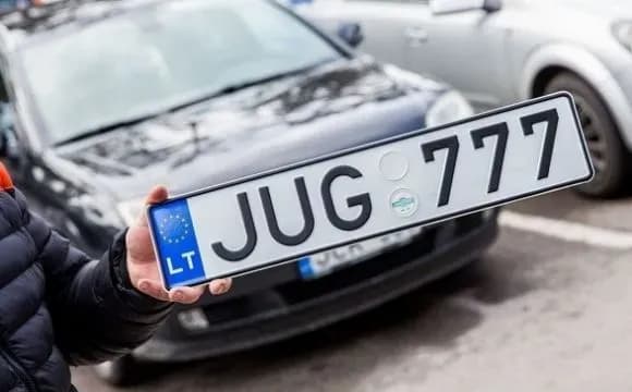 За добу в Україні розмитнили майже 8 тисяч "євроблях"