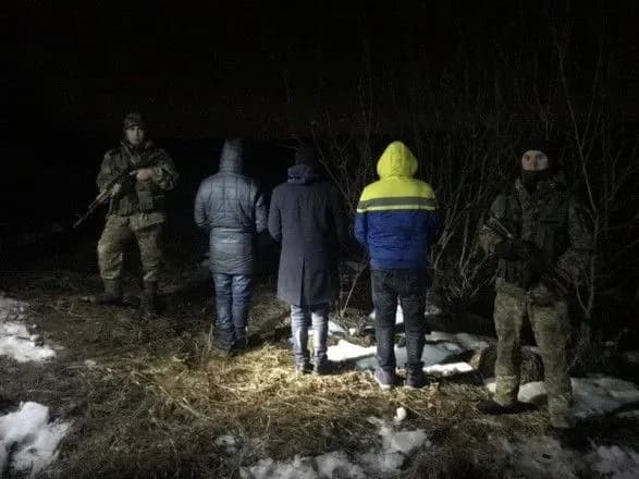 Троє іноземців намагались потрапити в ЄС через Україну