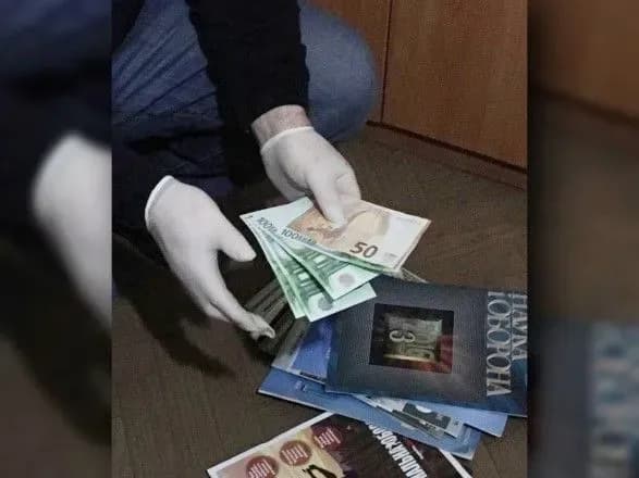 Військовий комісар вимагав 1200 доларів за непризов до служби
