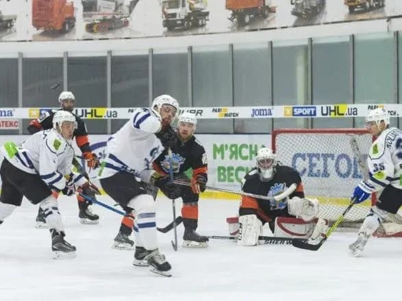 Лідери УХЛ здобули чергові перемоги в чемпіонаті