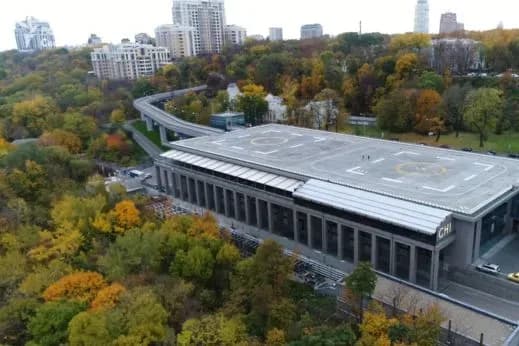 Київ заробив на вертолітному майданчику Януковича майже мільйон гривень