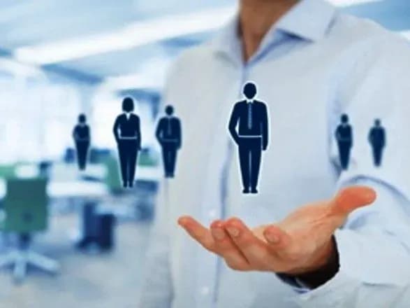 Названо галузі з найбільшою кількістю неофіційно влаштованих працівників