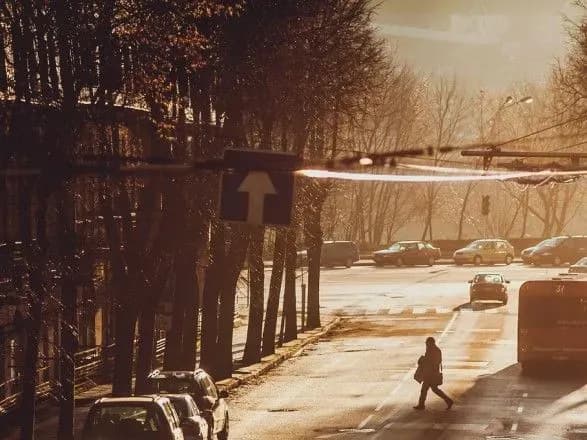 В Україні сьогодні без опадів, до 12 градусів тепла