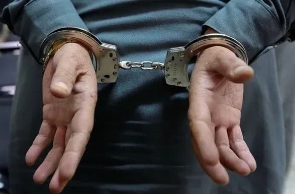 На Житомирщині рецидивіст тримав у себе вдома міні-арсенал і наркотики