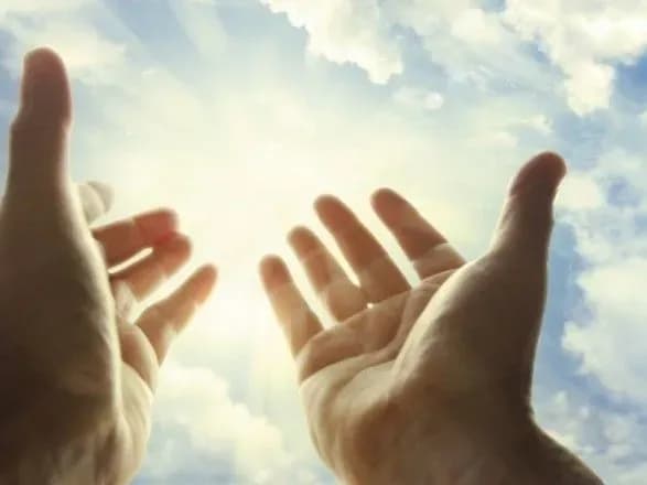 Більшість українців не відносить себе ні до ПЦУ, ні до УПЦ МП - опитування