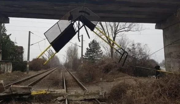 Рух поїздів між Румунією та Молдовою заблокувало обвалення мосту