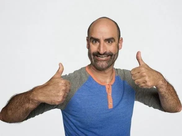 Помер стендап-комік Броді Стівенс