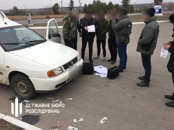 Командир військового полігону вимагав “відкат” у 24 тисячі доларів США