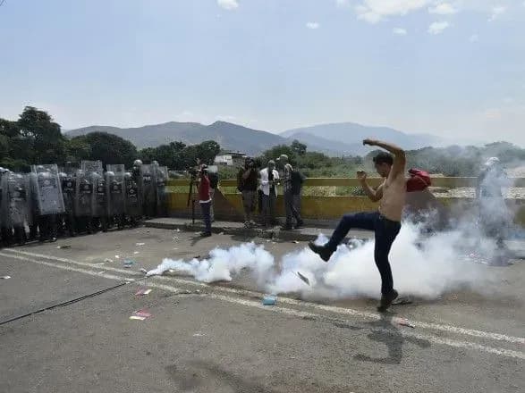 Червоний Хрест повідомив, що його емблему використовували незаконно на кордоні Венесуели