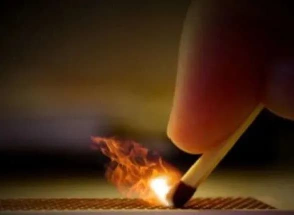 Чоловік облив дружину бензином і погрожував підпалити