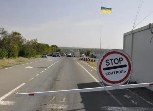 На КПВВ "Станиця Луганська" помер літній чоловік