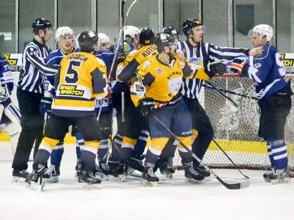 "Білий Барс" з перемоги стартував у чвертьфіналі УХЛ