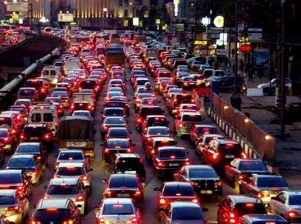 Київ “червоний” від заторів