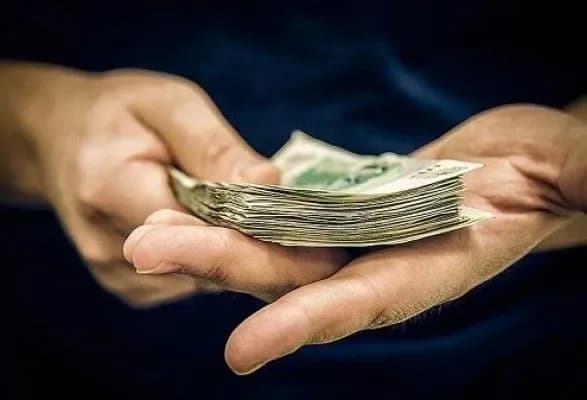 У Миколаєві екс-посадовець визнав свою провину за отримання хабара