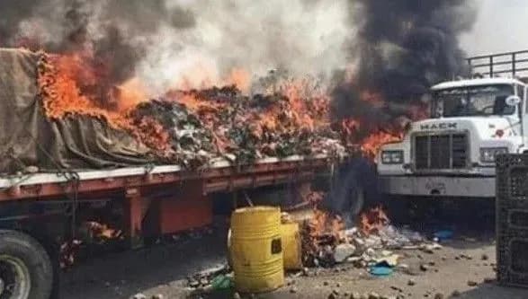 Підпал вантажівки з гумдопомогою для Венесуели влаштував опозиціонер, а не силовики - NYT